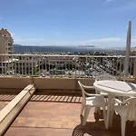 Duplex Climatisé Avec Terrasse à Hyères, Mer, Parking - Fr-1-335-150 Appartement Hyères
