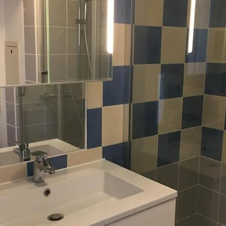 Duplex Climatise Avec Terrasse A Hyeres, Mer, Parking - Fr-1-335-150 Lägenhet Hyères