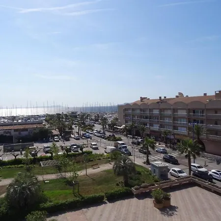 Duplex Climatise Avec Terrasse A Hyeres, Mer, Parking - Fr-1-335-150